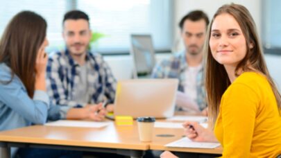 40% des 18/24 disent de l’entreprise qu’elle doit donner les moyens à ses salariés de s’épanouir professionnellement