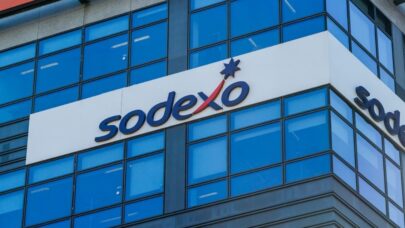 Sodexo : bénéfice semestriel en hausse malgré l’inflation et scission en vue pour l’activité titres restaurant