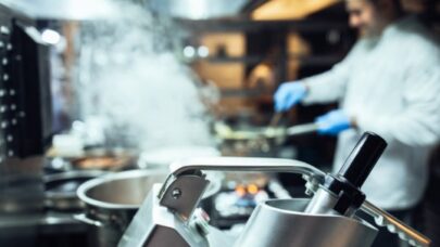 La Restauration Collective : Un Pilier pour la Santé et la Transition Alimentaire