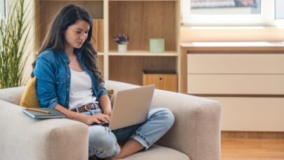 Télétravail&nbsp;: la productivité s’améliore, mais reste conditionnée par l’organisation des entreprises (Insee-Dares)